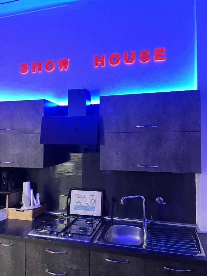 Show House Turin Luaran gambar