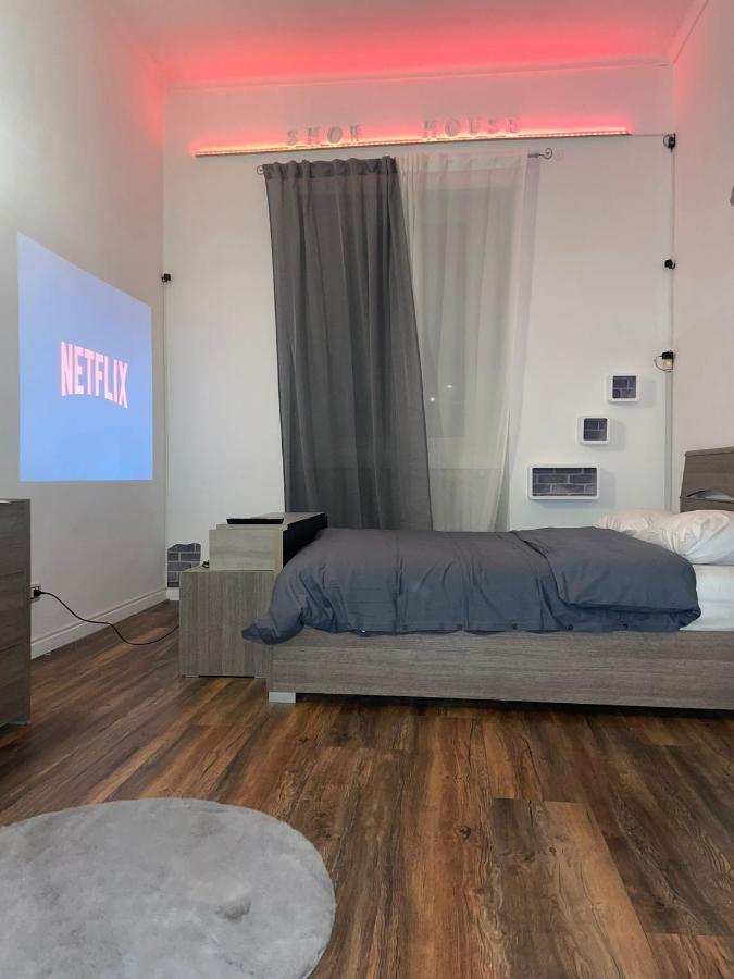Show House Turin Luaran gambar